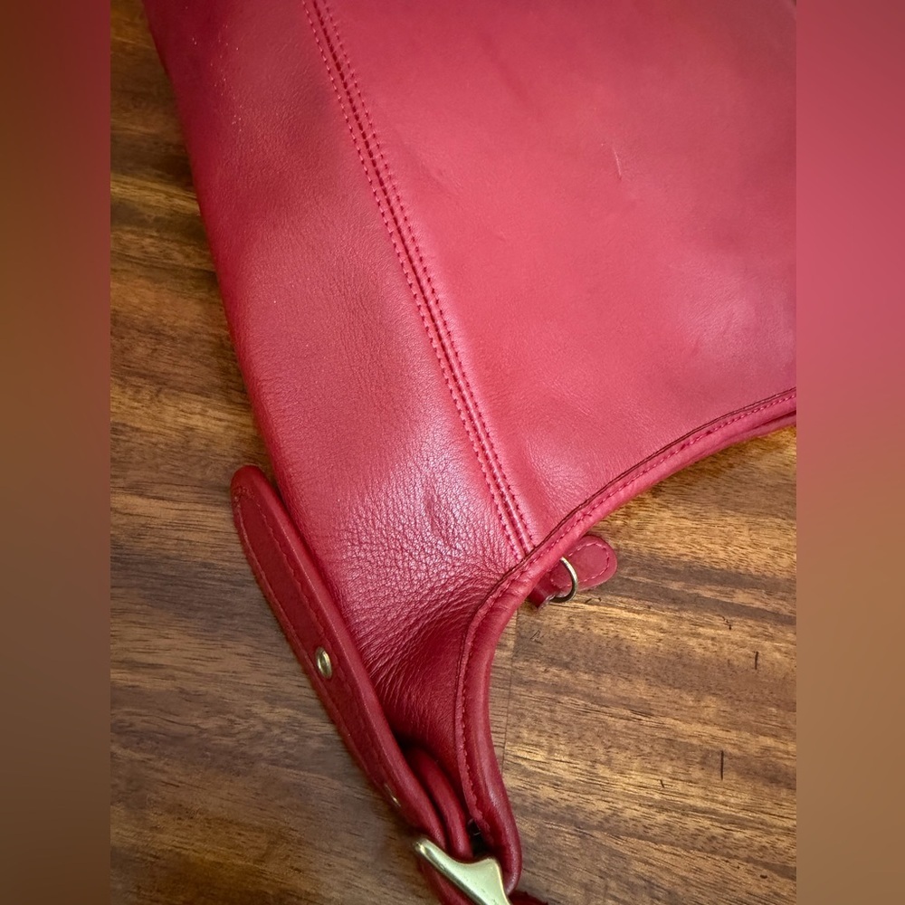 Rare Vintage Coach Vibrant Red Leather Shoulder Bag. #9060 - Picture 8 of 15